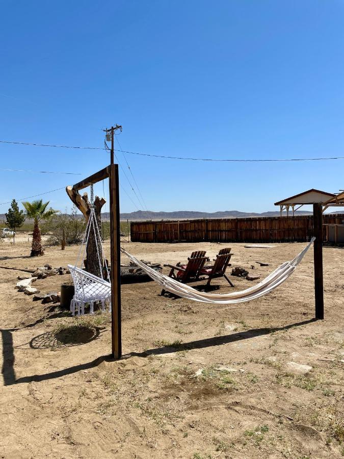 Twin Palms Desert Getaway - Jacuzzi, Fire Pit, Meditation Room & More Joshua Tree Exterior foto